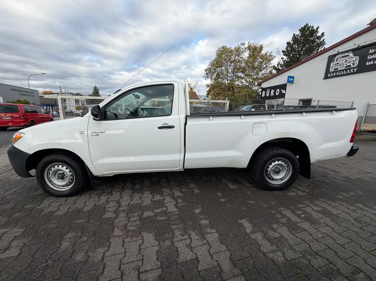 TOYOTA HILUX SINGLE CAB - 102 ch - 110 925KMS - BVM - DISTRIBUTION FAITE