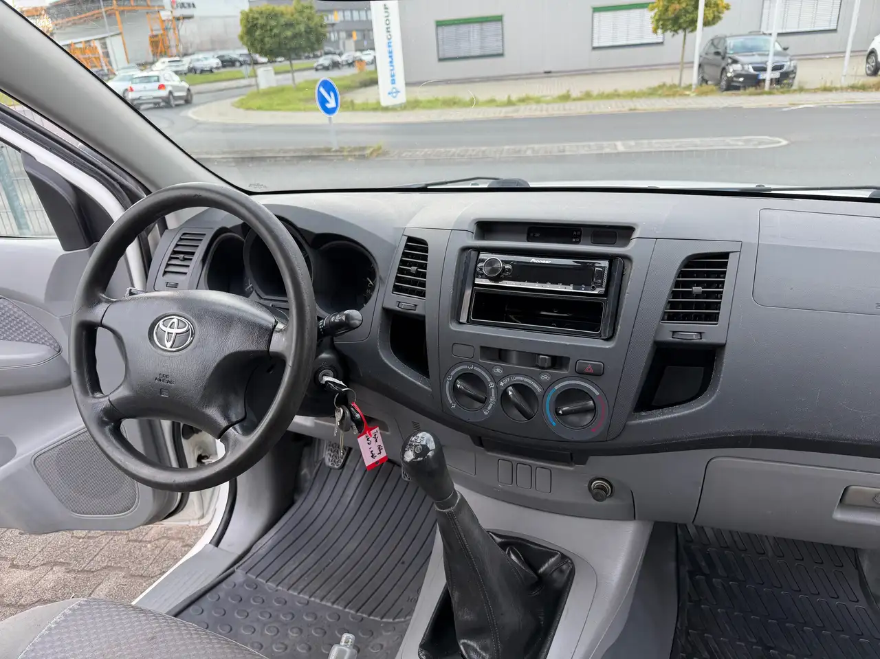 TOYOTA HILUX SINGLE CAB - 102 ch - 110 925KMS - BVM - DISTRIBUTION FAITE