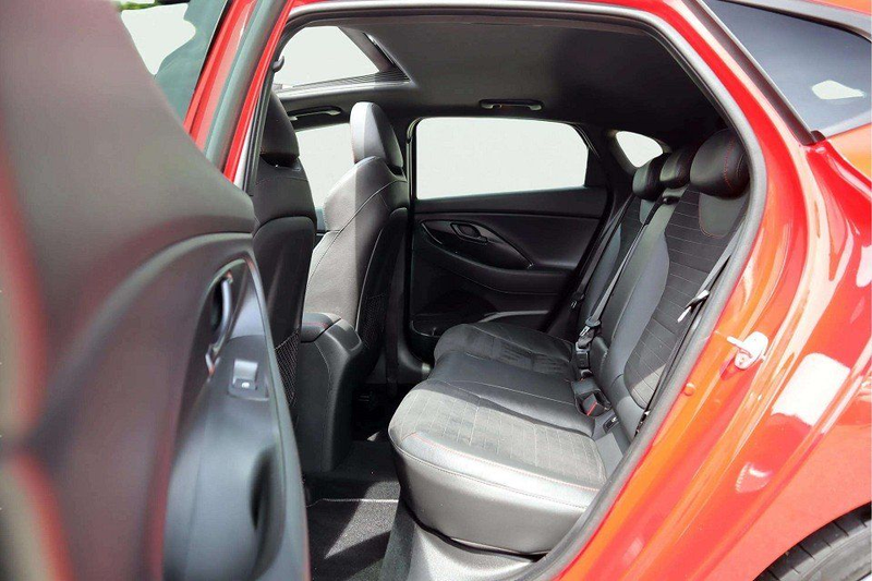 Hyundai i30 2,0 N Performance Schiebedach/19 Zoll/Kamera — photo 13
