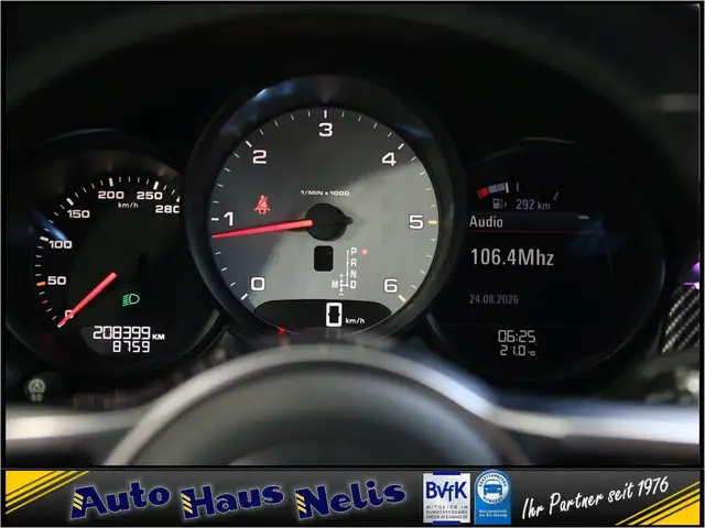 Porsche Macan view 10