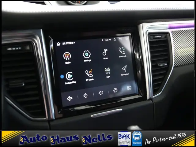 Porsche Macan view 11