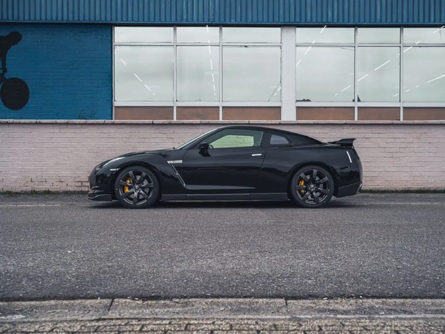 Nissan GT-R GT-R Schwarz - 2