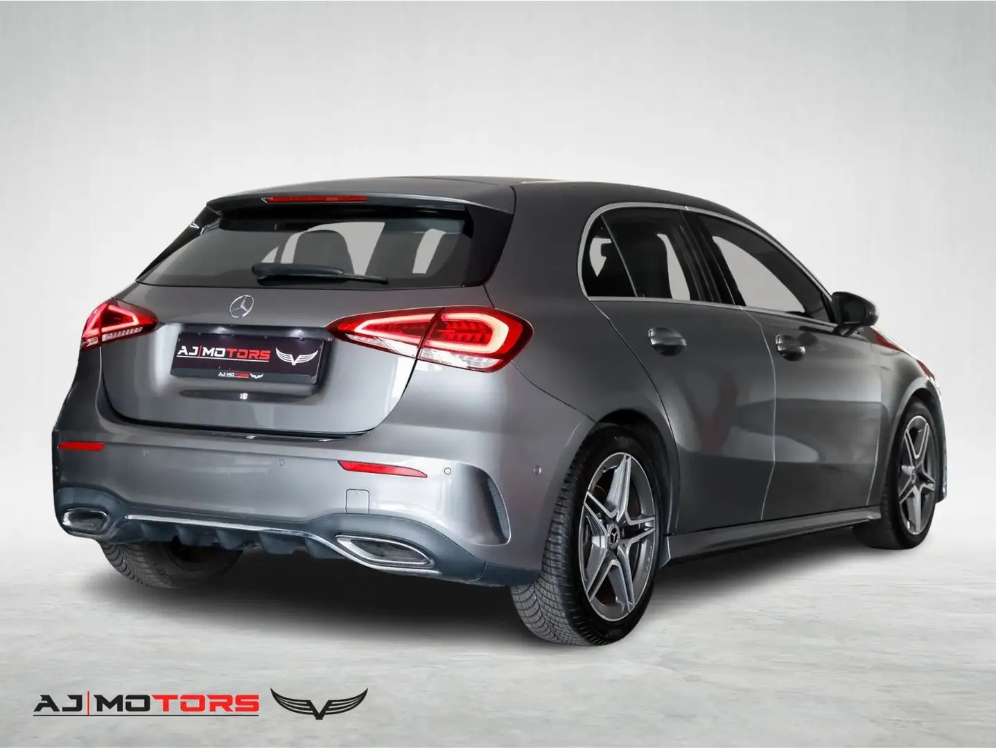 Mercedes-Benz A 250 AMG 4Matic **NAVI-KAMERA-SPUR-SHZ-PDC** Grau - 2