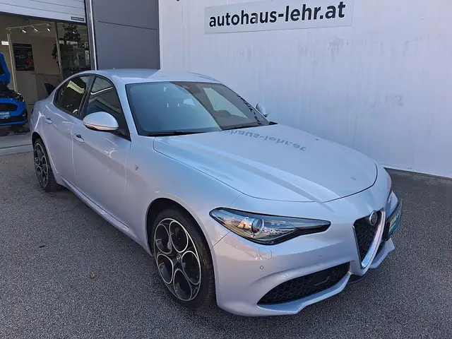 Alfa Romeo Giulia Ti 2,0 280 AT8 Q4