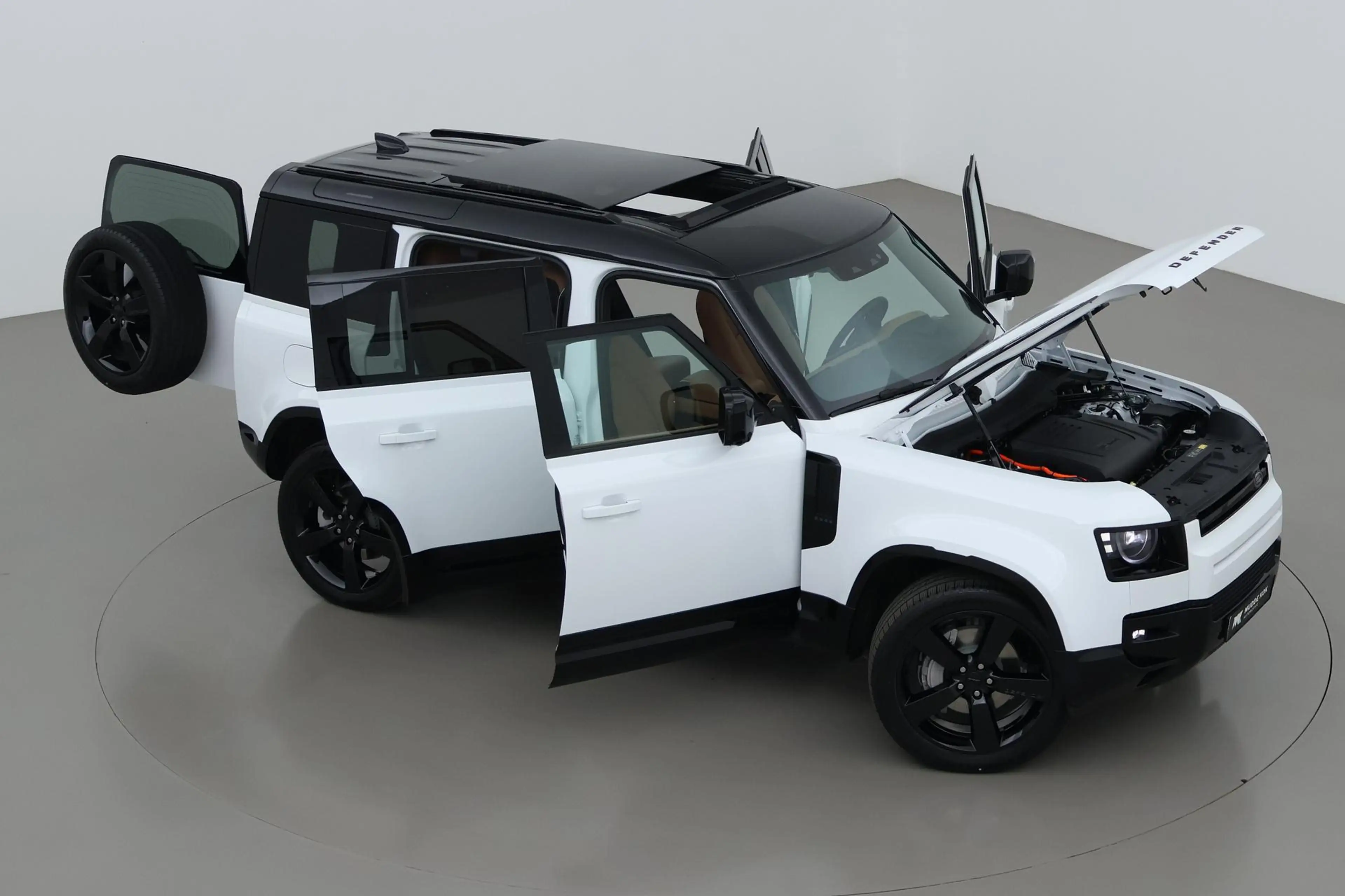 Land Rover Defender 110 P300e X-Dynamic HSE | MY26 | ClearSight | Meri — photo 6