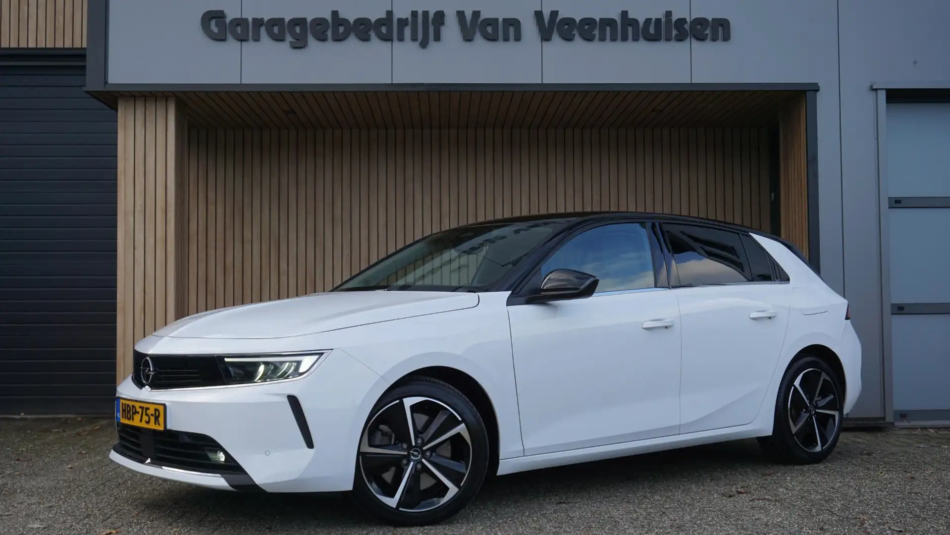 Opel Astra 1.6 180pk Hybrid Elegance Virtual Cockpit 17inch L Wit - 1