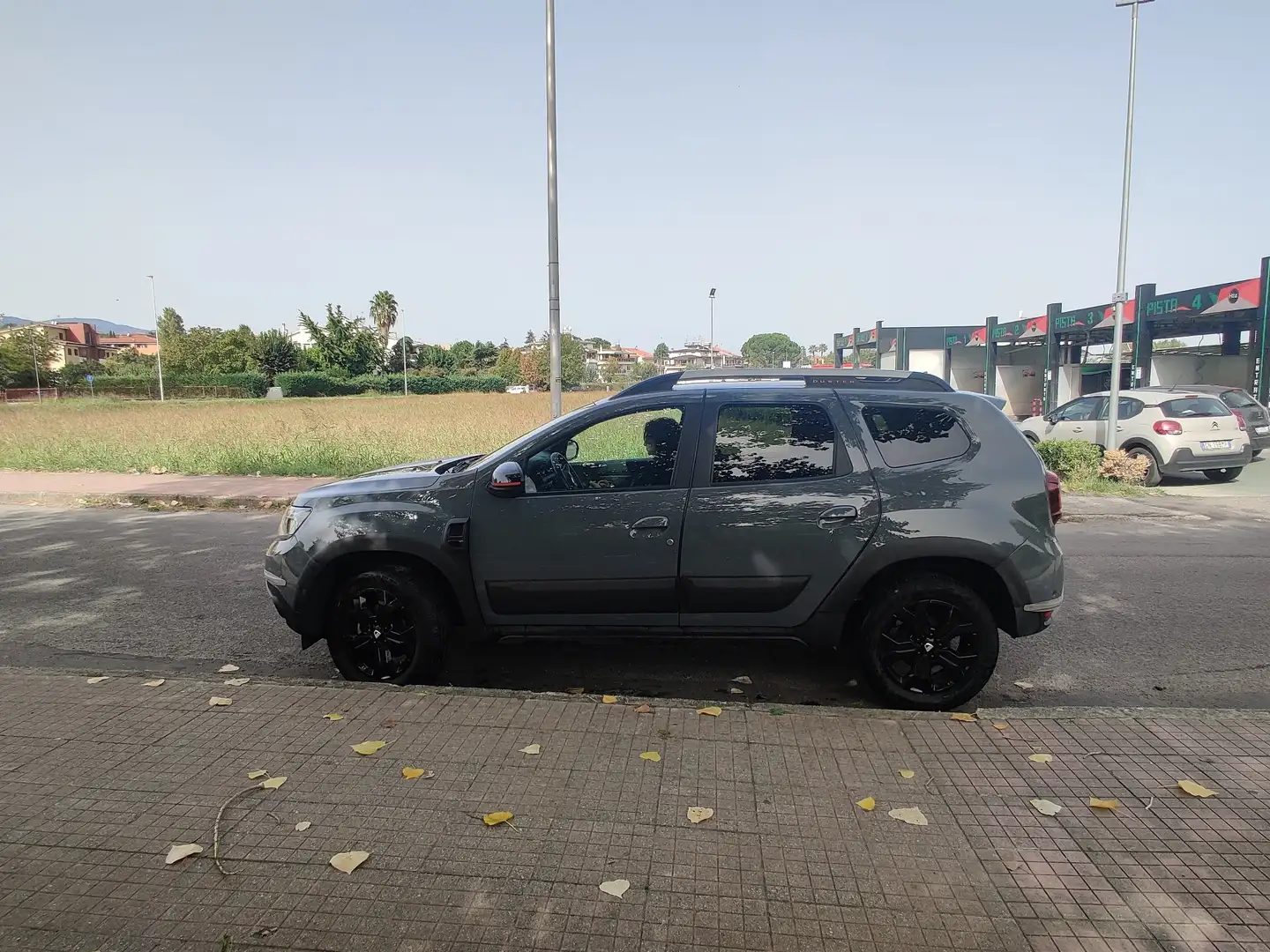 Dacia Duster 1.0 tce SL Extreme Gpl 4x2 100cv - 1