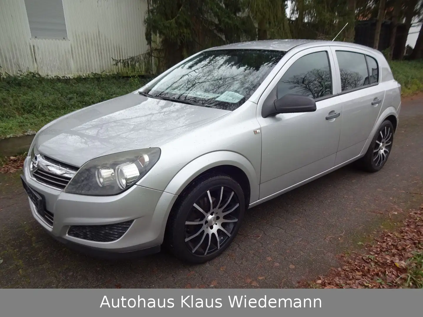 Opel Astra H 1.4 Twinport ecoFLEX Select. "110 Jahre" Argent - 1