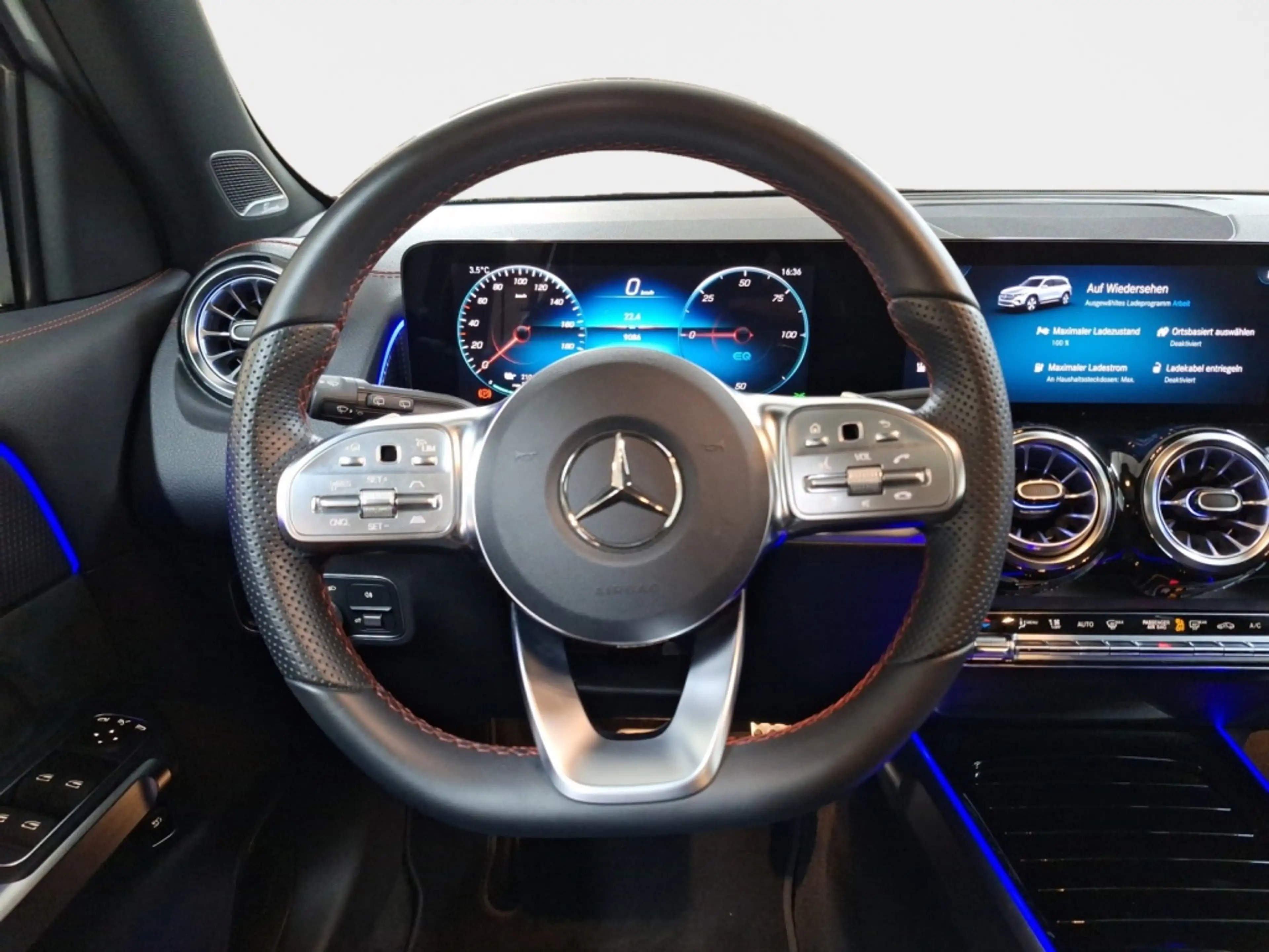 Mercedes-Benz EQB 300 4M AMG Night Pano 19" 360° Keyless LED — photo 12