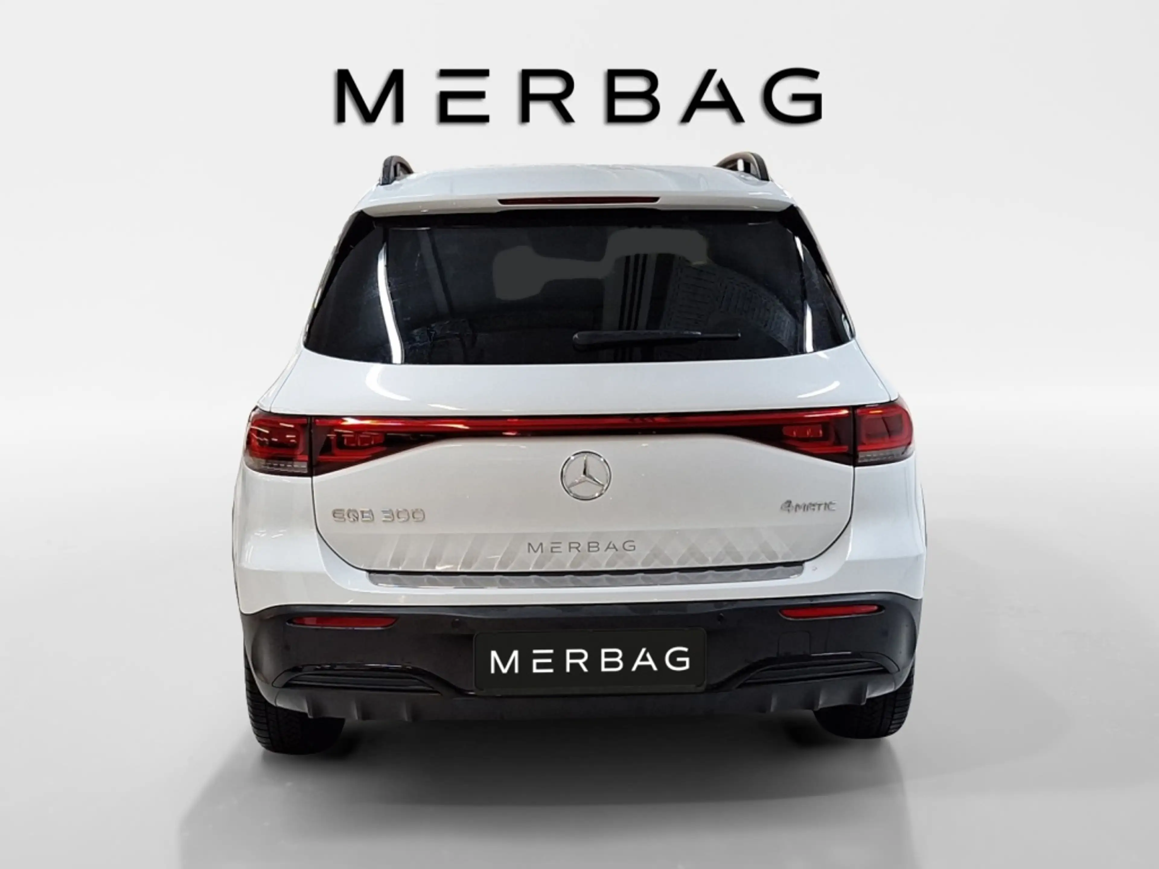 Mercedes-Benz EQB 300 4M AMG Night Pano 19" 360° Keyless LED — photo 3