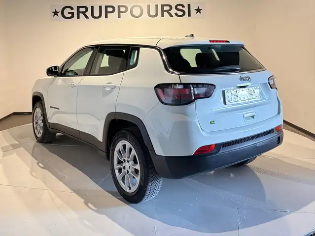 Jeep Compass view 3