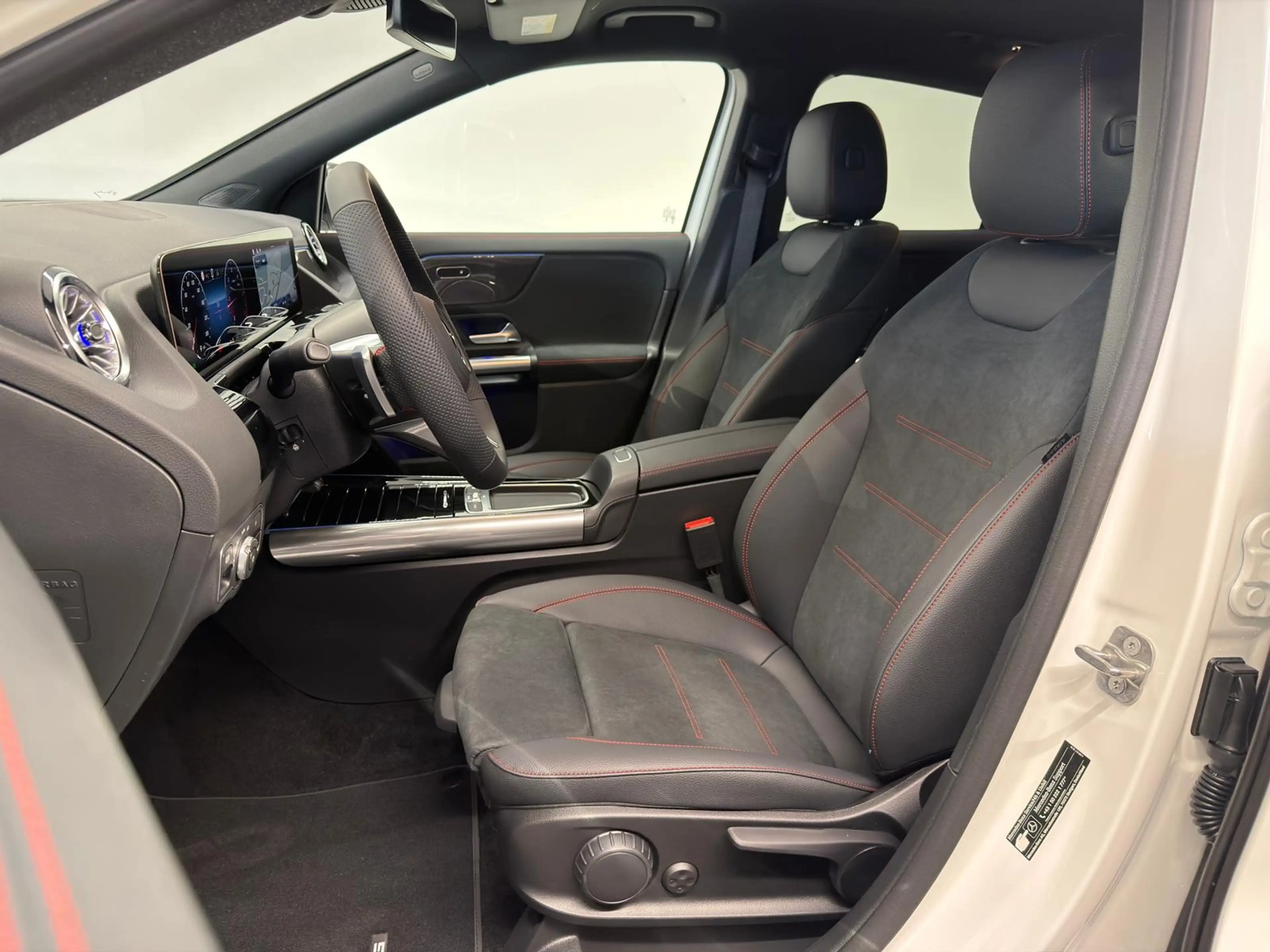 Mercedes-Benz GLA 200 d 4MATIC Österreich-Edition — photo 7