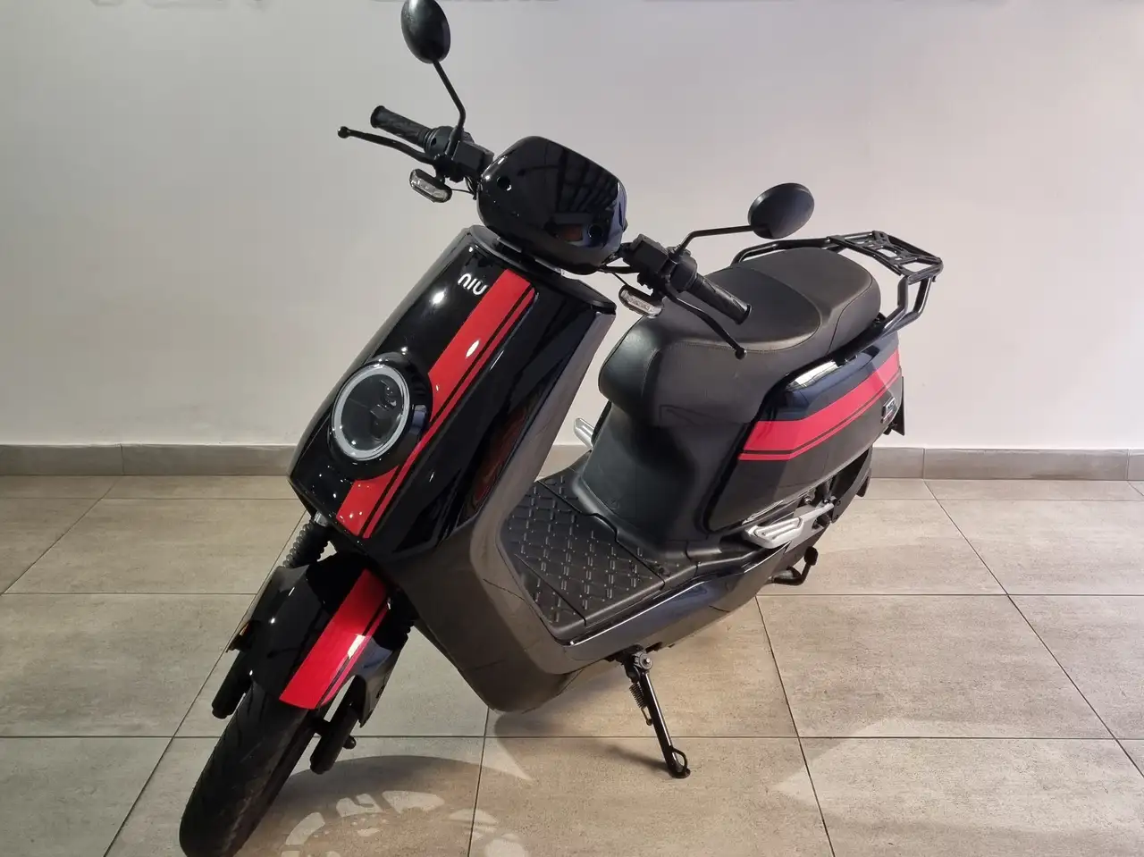 usato Niu N1S Scooter a Latina per € 1.990,-