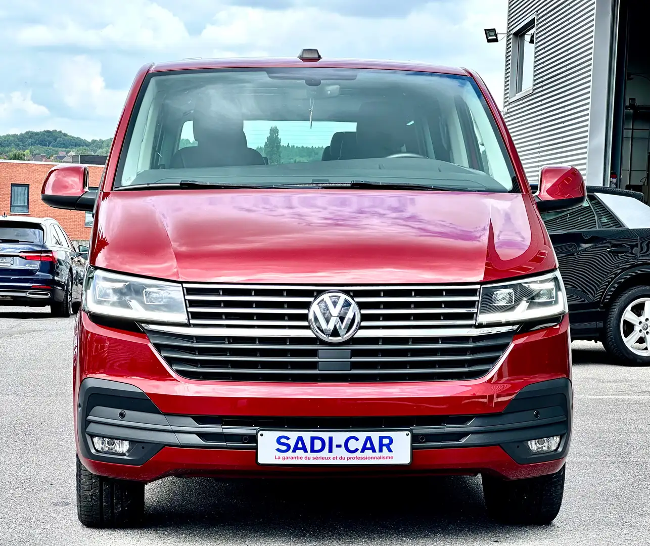 Volkswagen T6 Multivan LONG - 8PL INDIVID.- 2.0 TDi 150cv Highline - DSG Rojo - 2