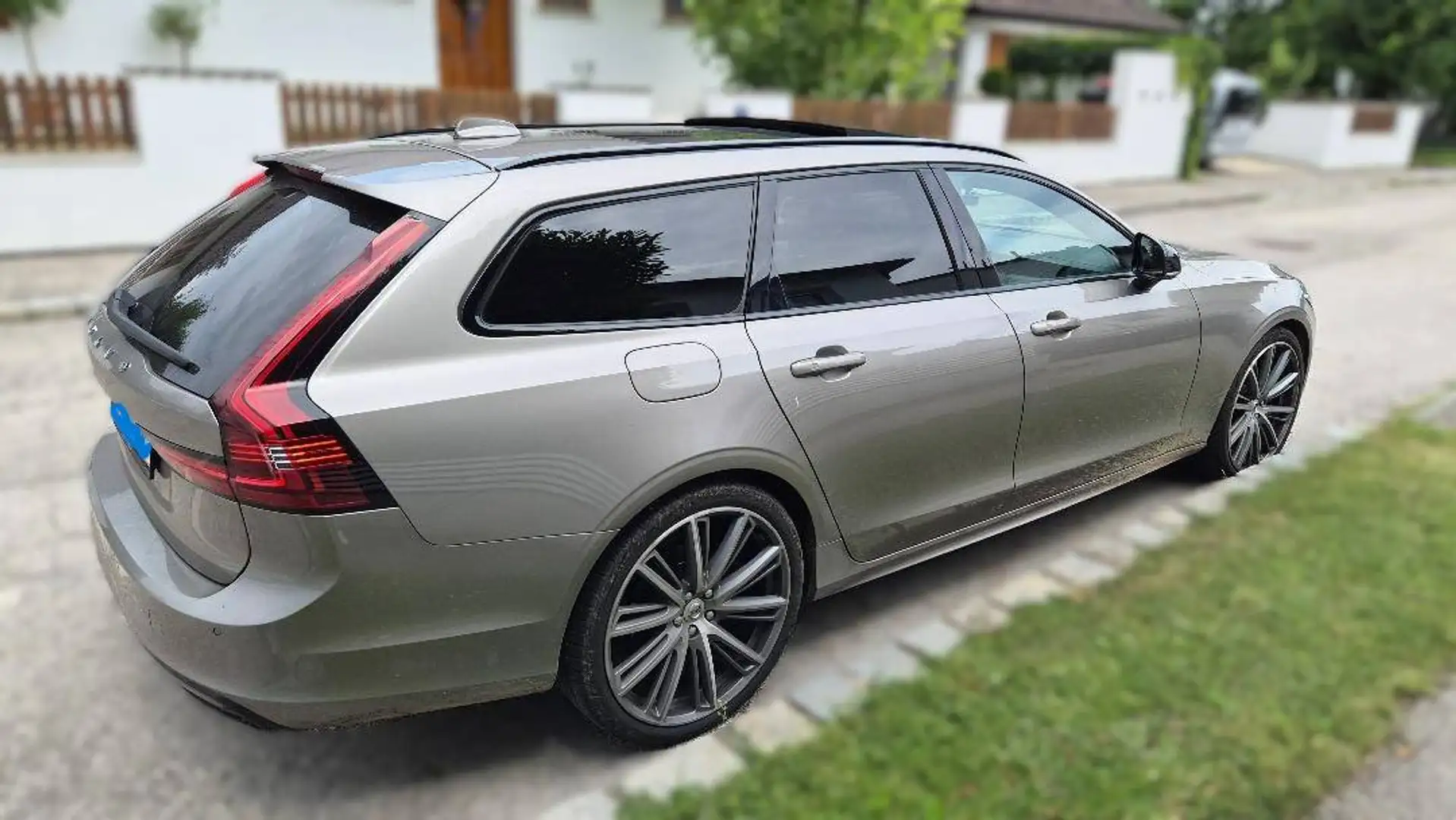 Volvo V90 V90 B4 AWD R Design Geartronic R-Design Grau - 2