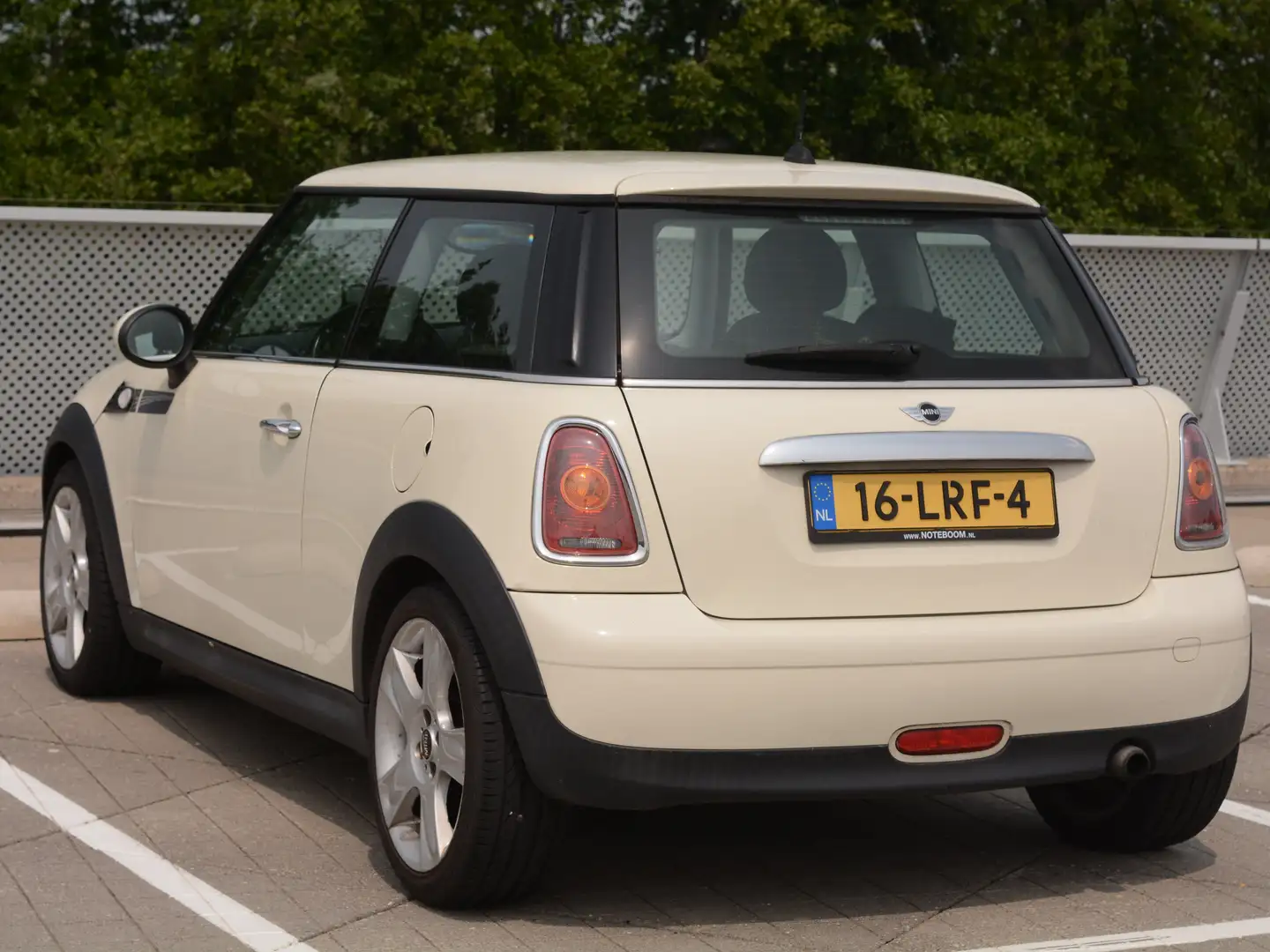 MINI One One 1.6 Weiß - 2