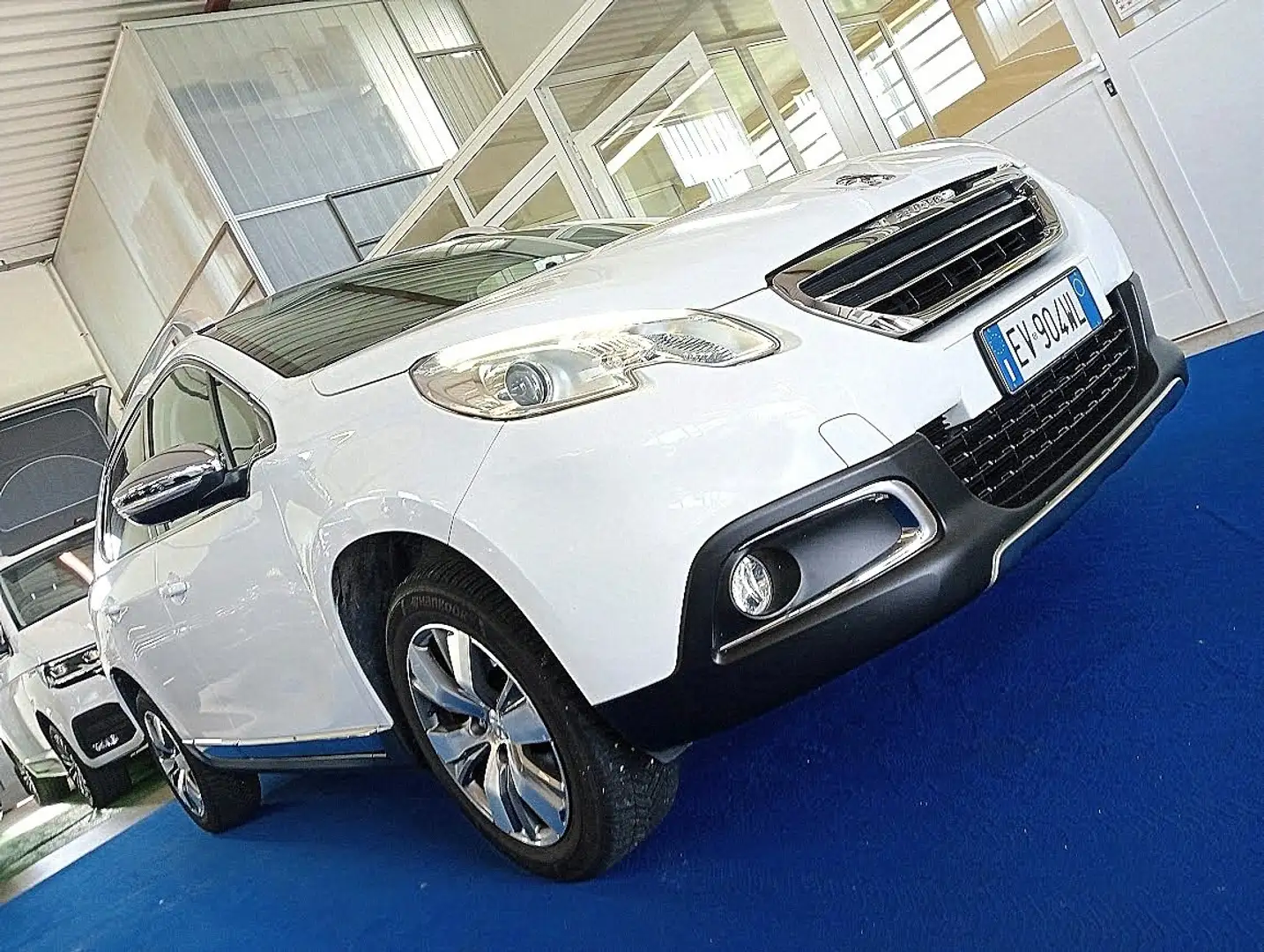 Peugeot 2008 1.2 82cv ALLURE TETTO PANORAMICO UNIPROPR Bianco - 1