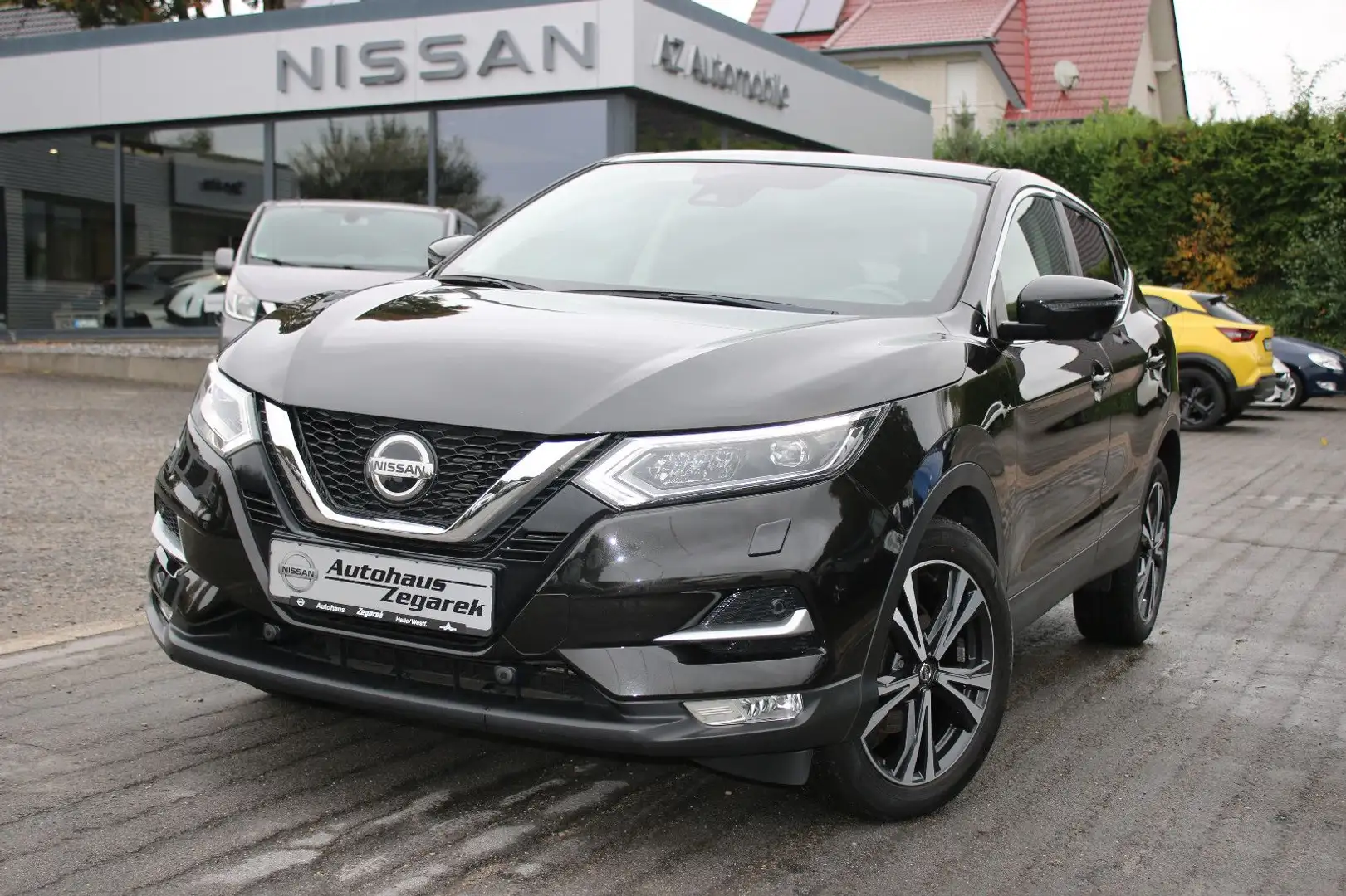 Nissan Qashqai N-Connecta Automatik Noir - 1