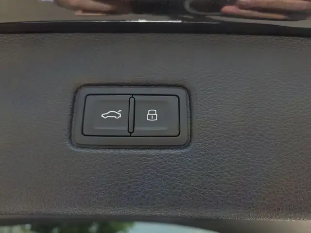 Audi Q7 view 13