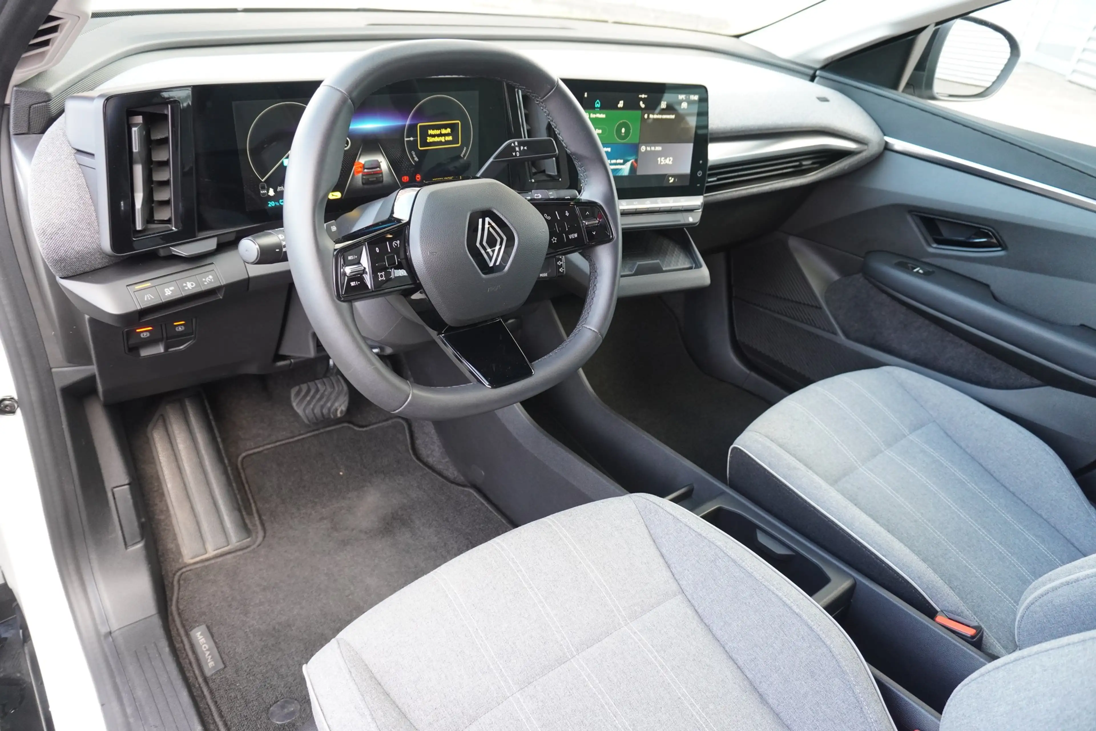 Renault Megane E-Tech Electric Equilibre EV40 LED Kamera — photo 13