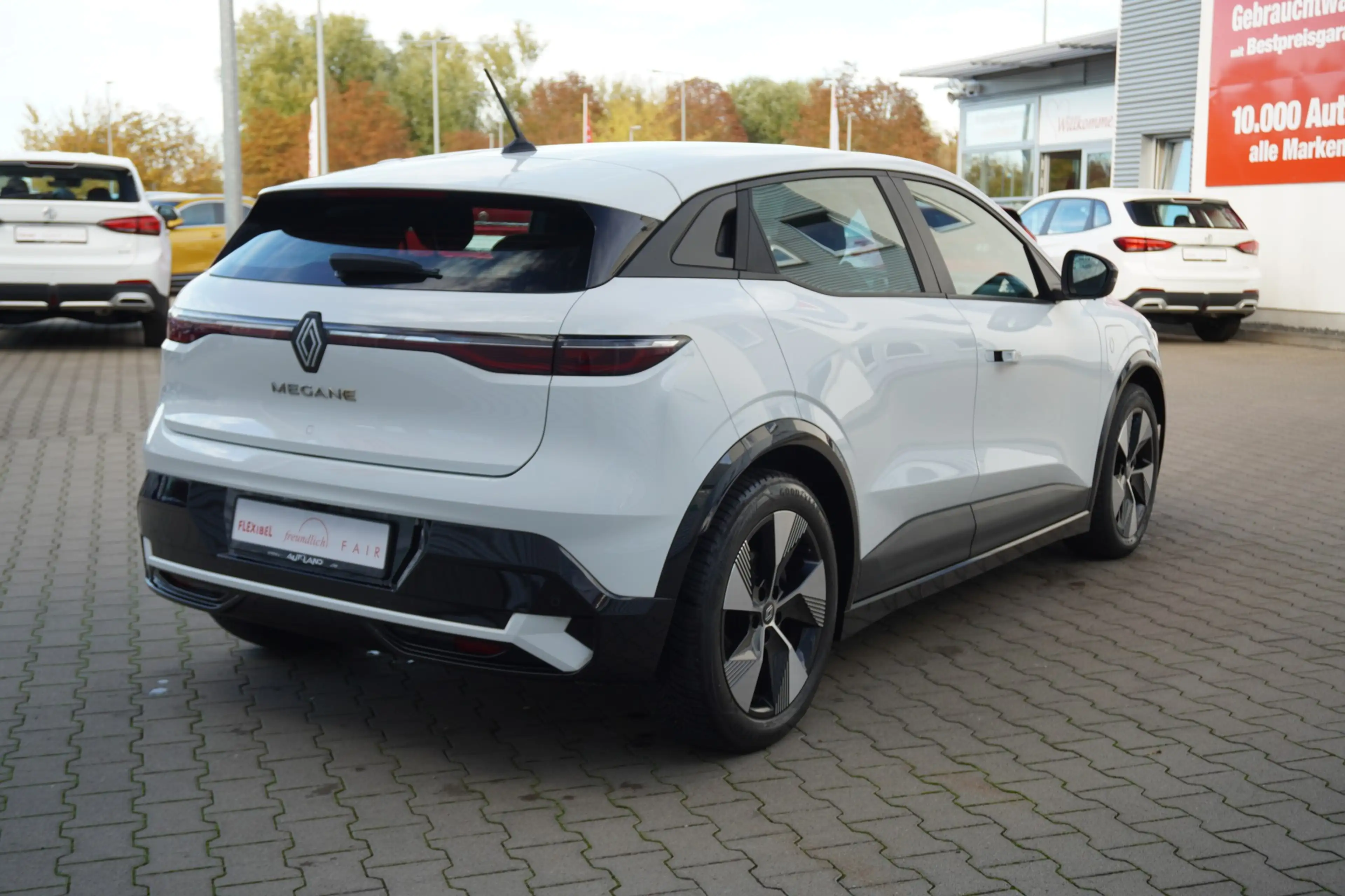 Renault Megane E-Tech Electric Equilibre EV40 LED Kamera — photo 6