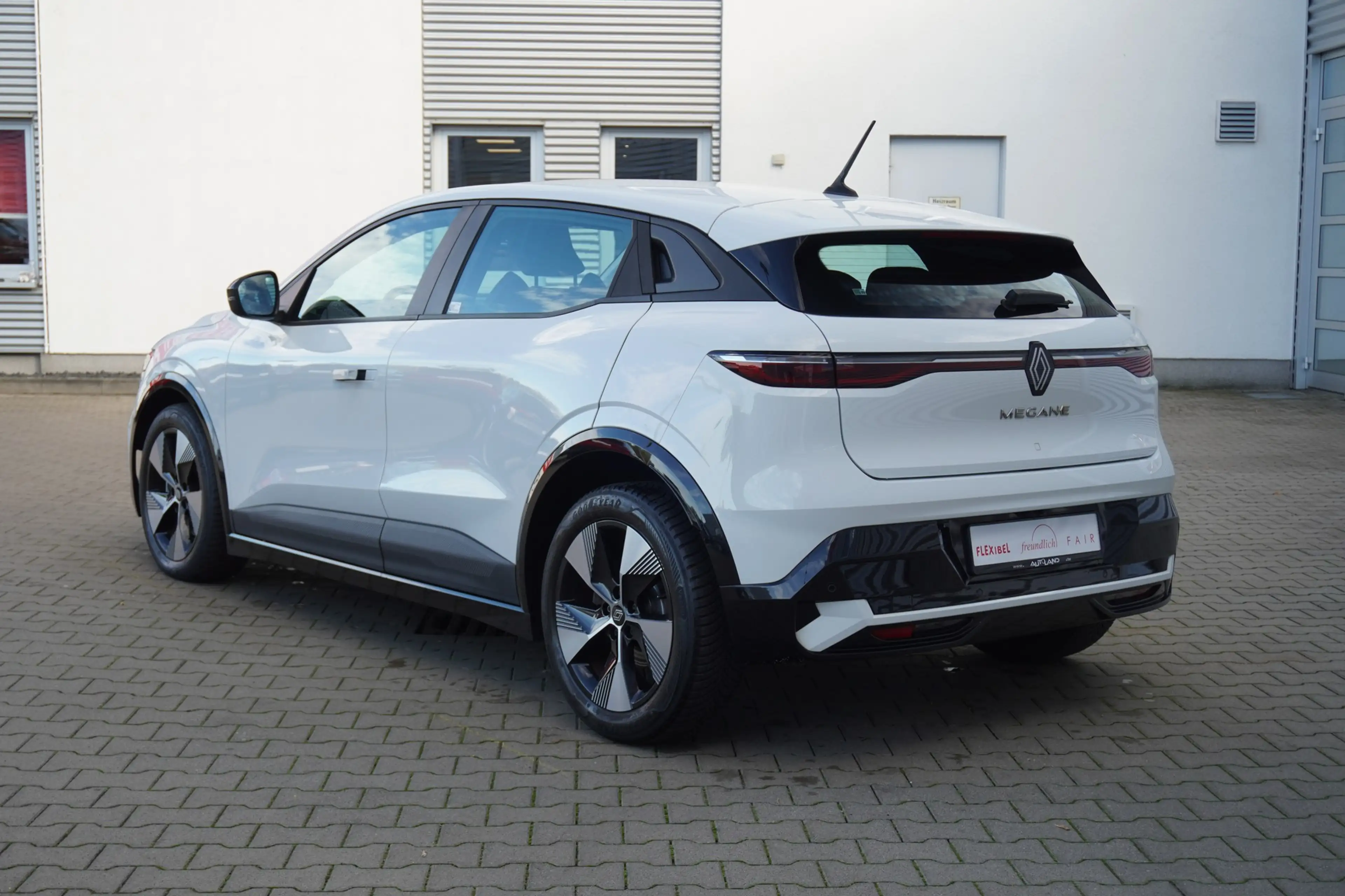 Renault Megane E-Tech Electric Equilibre EV40 LED Kamera — photo 8