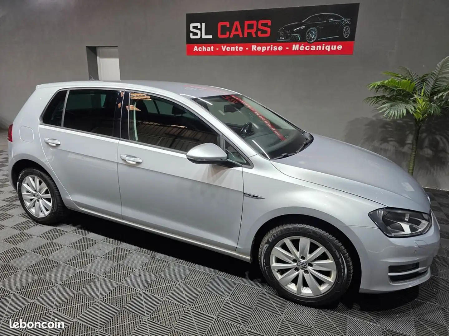 Volkswagen Golf VII 1.2 TSI 110ch Lounge Gris - 1