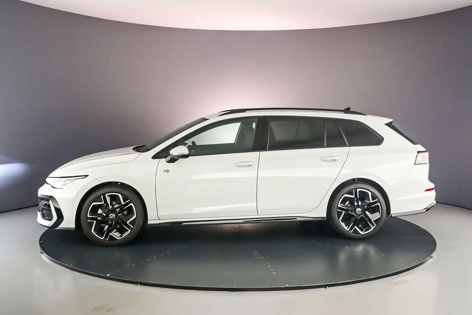 Volkswagen Golf Variant R-Line Edition 1.5 eTSI 115pk DSG Automaat Adaptiv Wit - 2