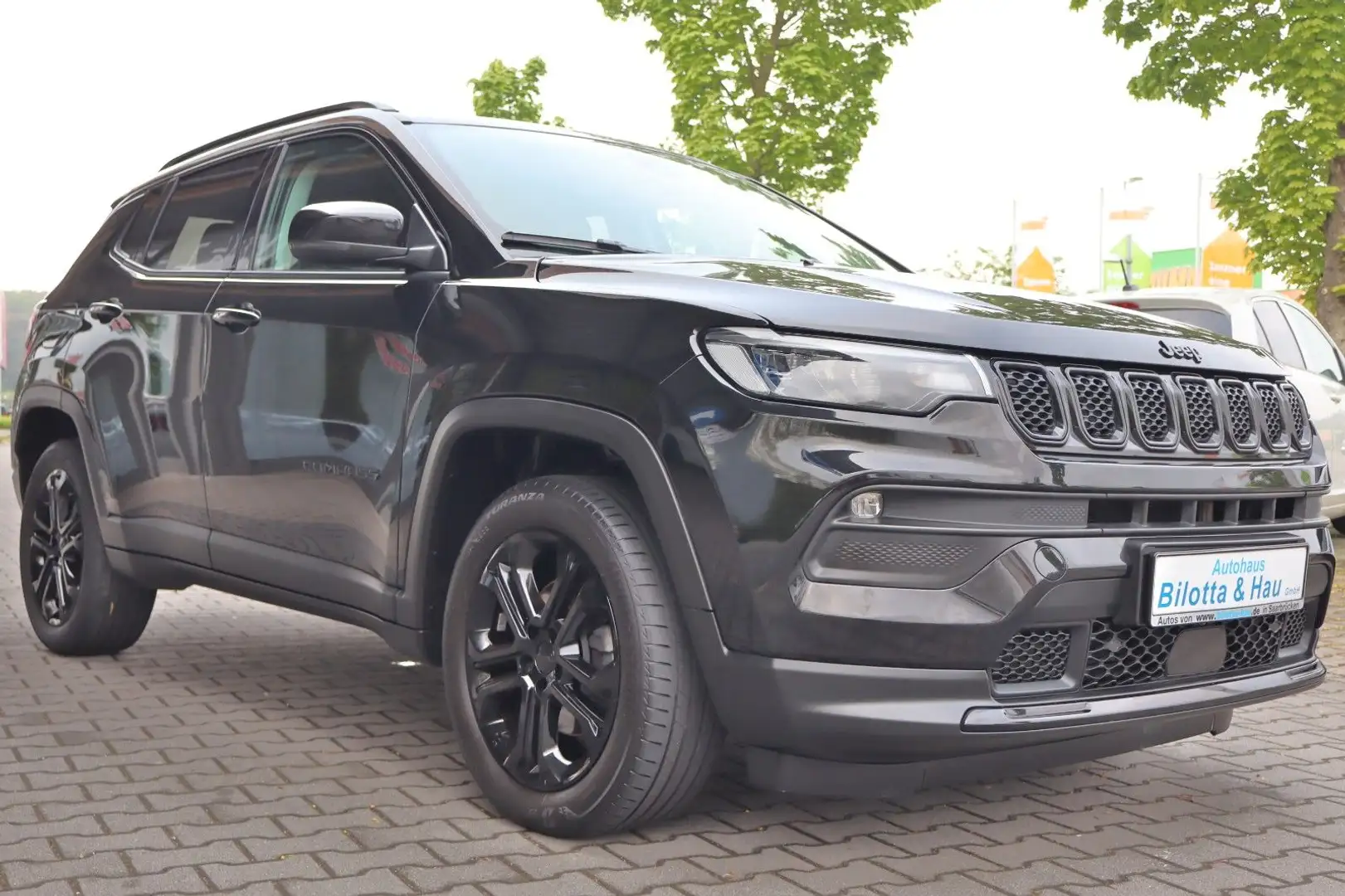 Jeep Compass 1.5 GSE T4 e-Hybrid Night Eagle DKG Schwarz - 2
