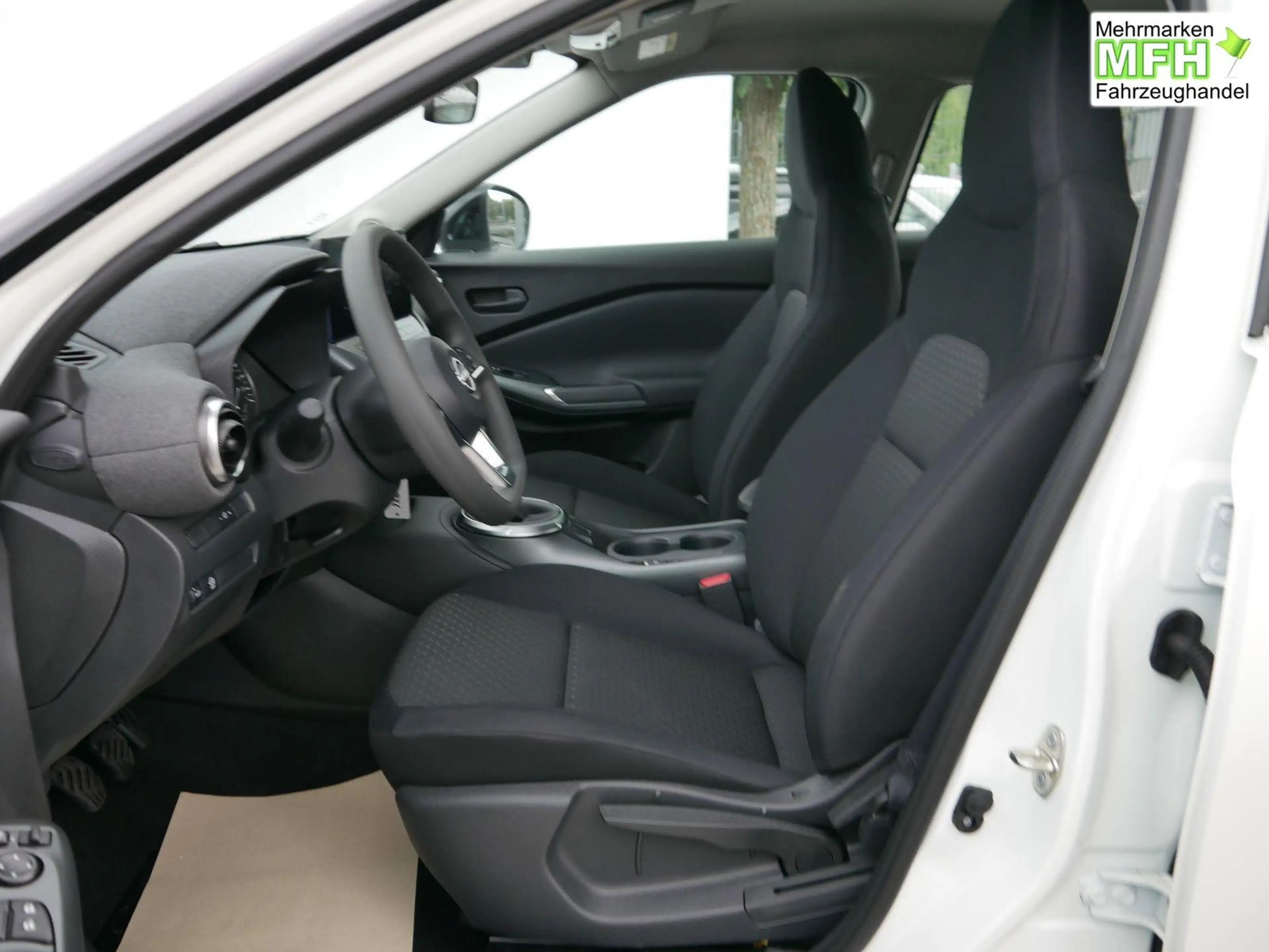 Nissan Juke Acenta 1.0 DIG-T Acenta*NAVI-ÜBER-SMARTLINK*TEM... — photo 9