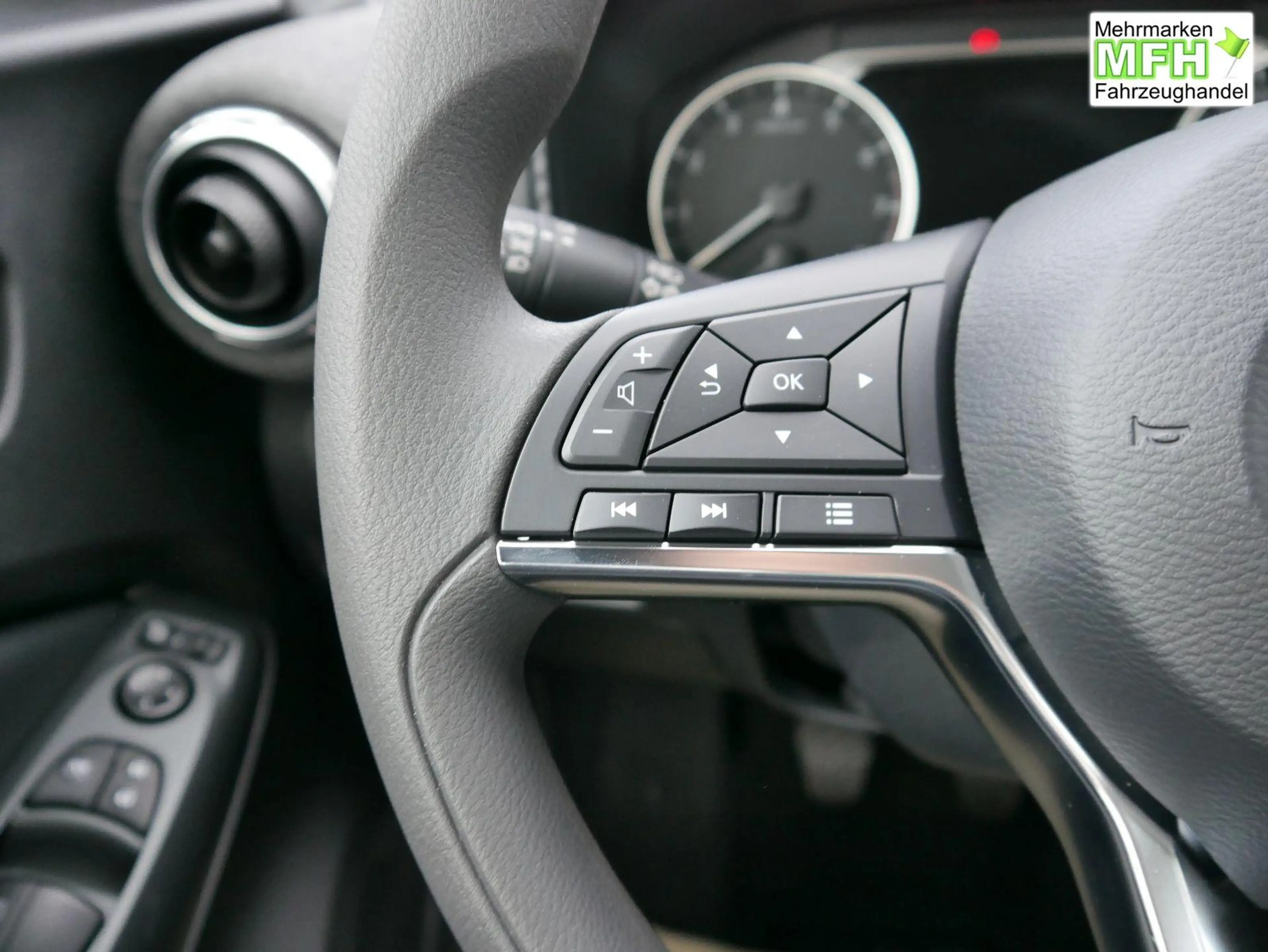 Nissan Juke Acenta 1.0 DIG-T Acenta*NAVI-ÜBER-SMARTLINK*TEM... — photo 12
