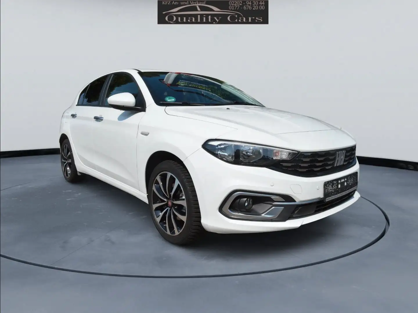 Fiat Tipo City Life 1,5 i / Hybrid Benzin/ Elektro Blanc - 1