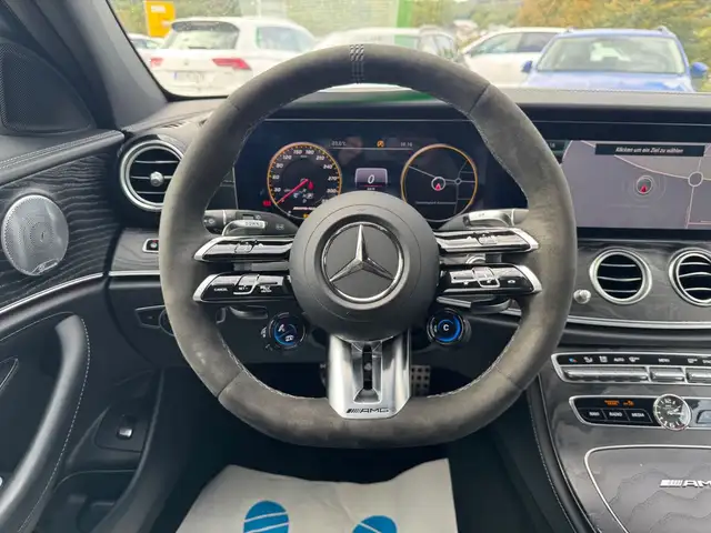 Mercedes-Benz Amg E 63 view 13