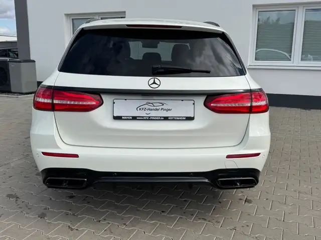 Mercedes-Benz Amg E 63 view 7