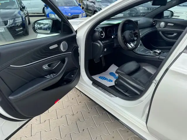 Mercedes-Benz Amg E 63 view 8