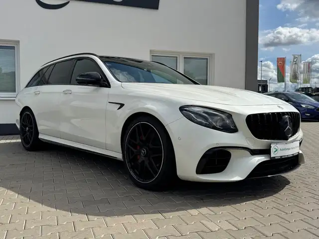 Mercedes-Benz Amg E 63 view 2
