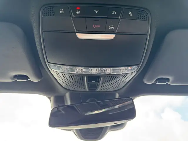 Mercedes-Benz E-Class view 19