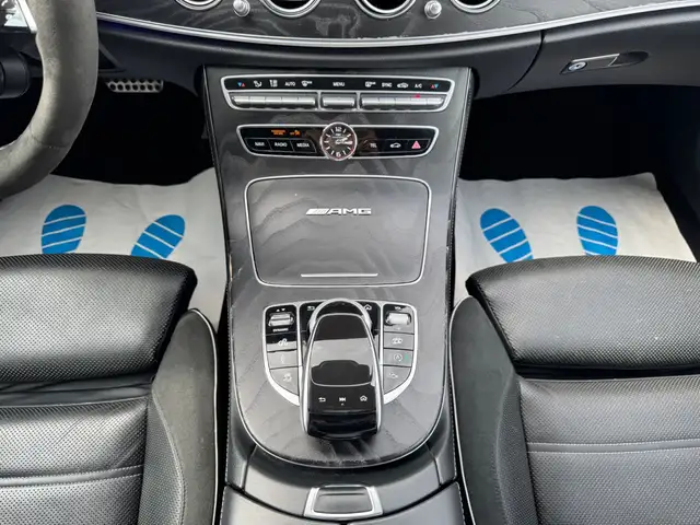 Mercedes-Benz E-Class view 16