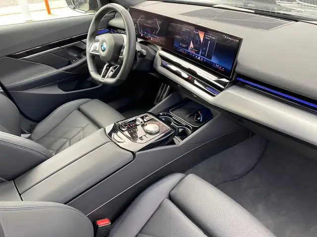 BMW M view 8