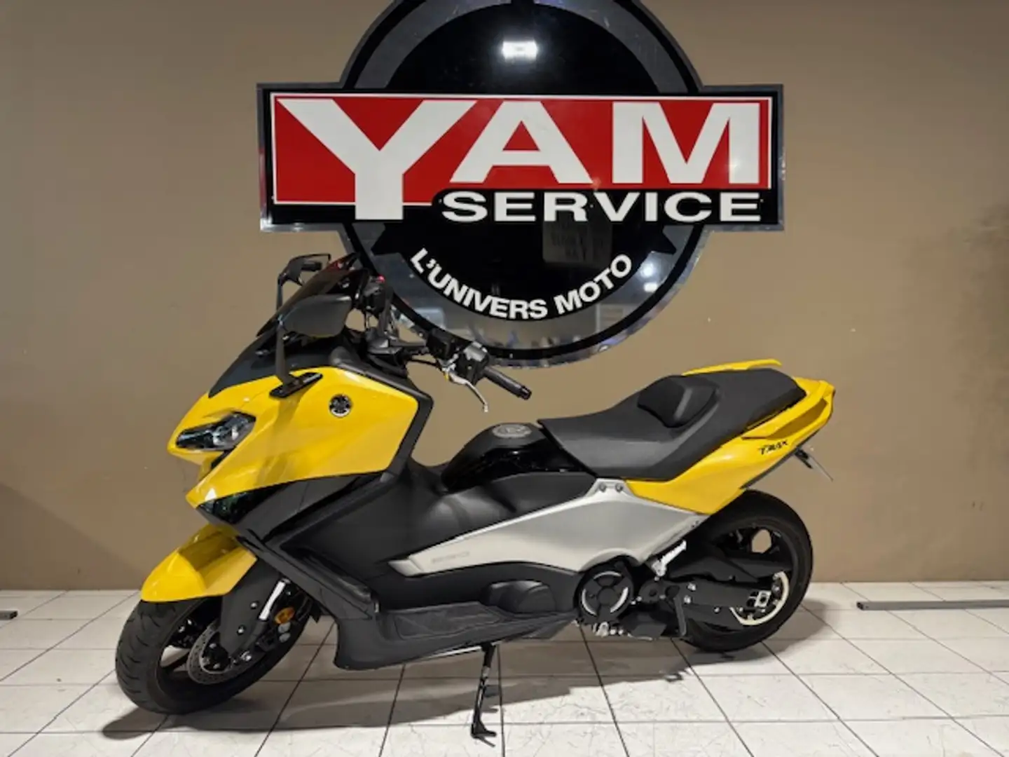 Yamaha TMAX 560 Jaune - 2