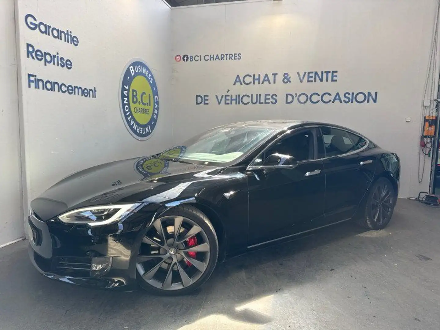 Tesla Model S PERFORMANCE Noir - 1
