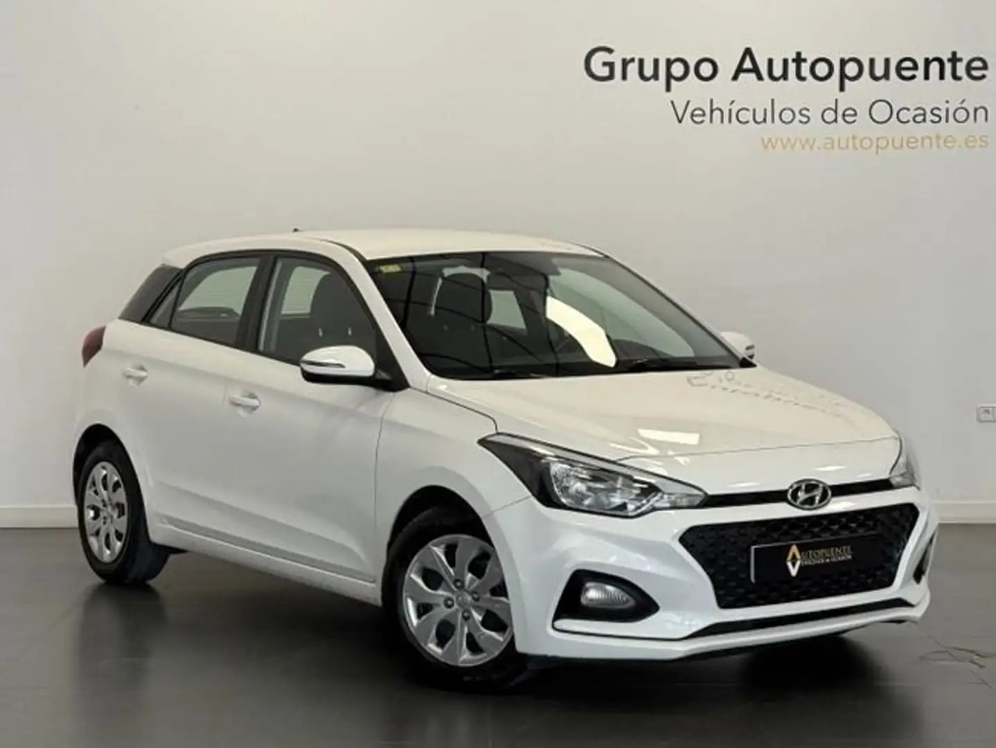 Hyundai i20 1.2 Essence Wit - 1
