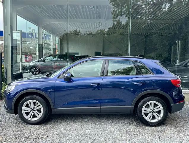 Audi Q3 view 4