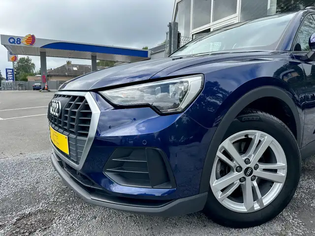 Audi Q3 view 2