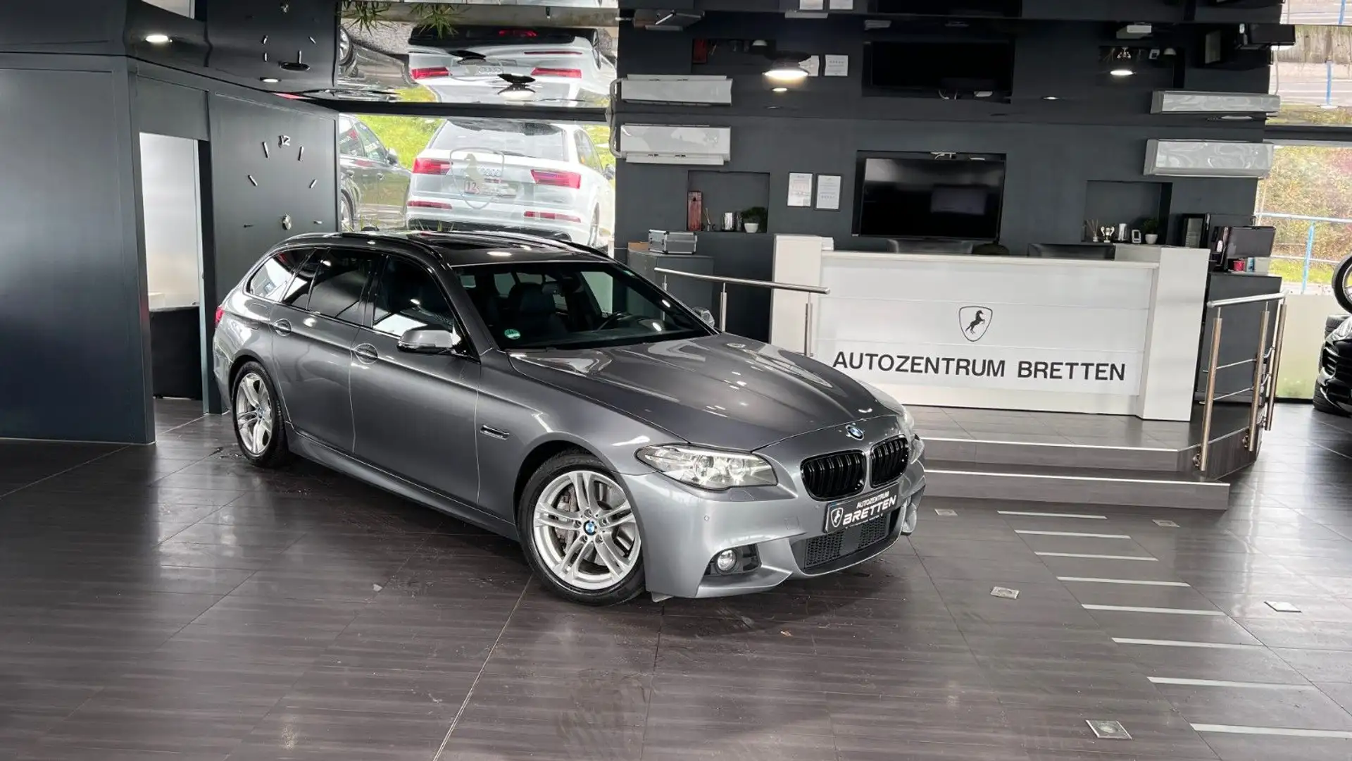 BMW 535 d Touring M-Paket Pano*Head-up*Kamera*ACC*H&K Grau - 2