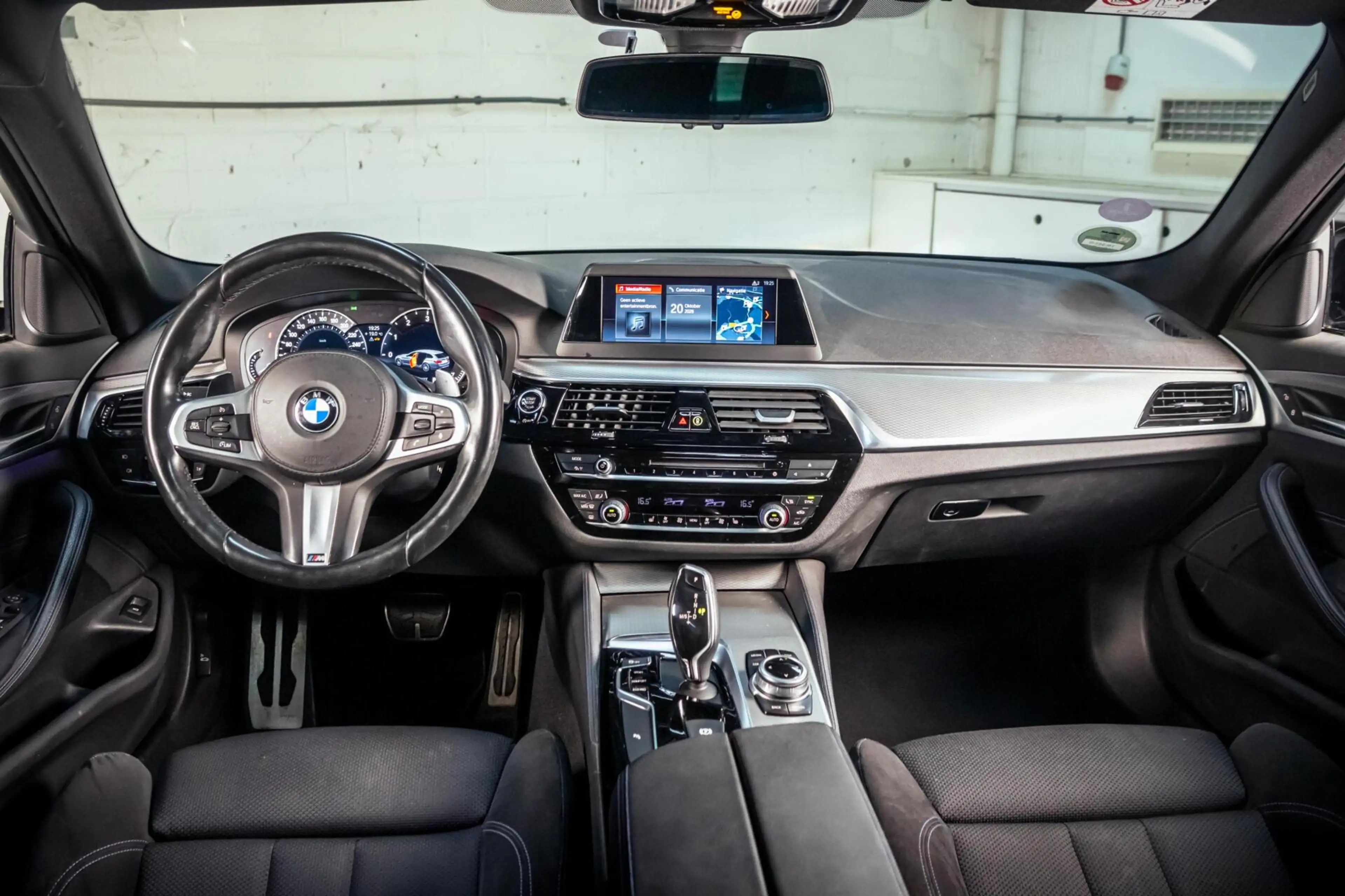 BMW 520 5-serie Touring 520i M-Sport|Pano|HUD|Trekhaak|HiF — photo 14