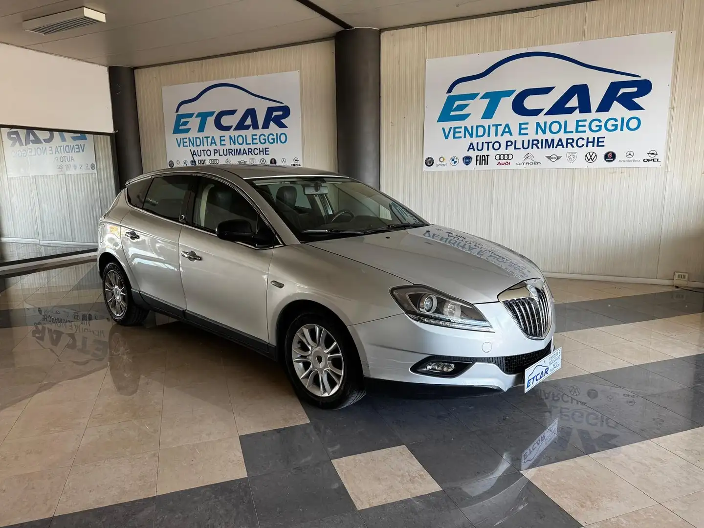Lancia Delta Delta 1.6 mjt Platino 120cv dpf Silber - 1