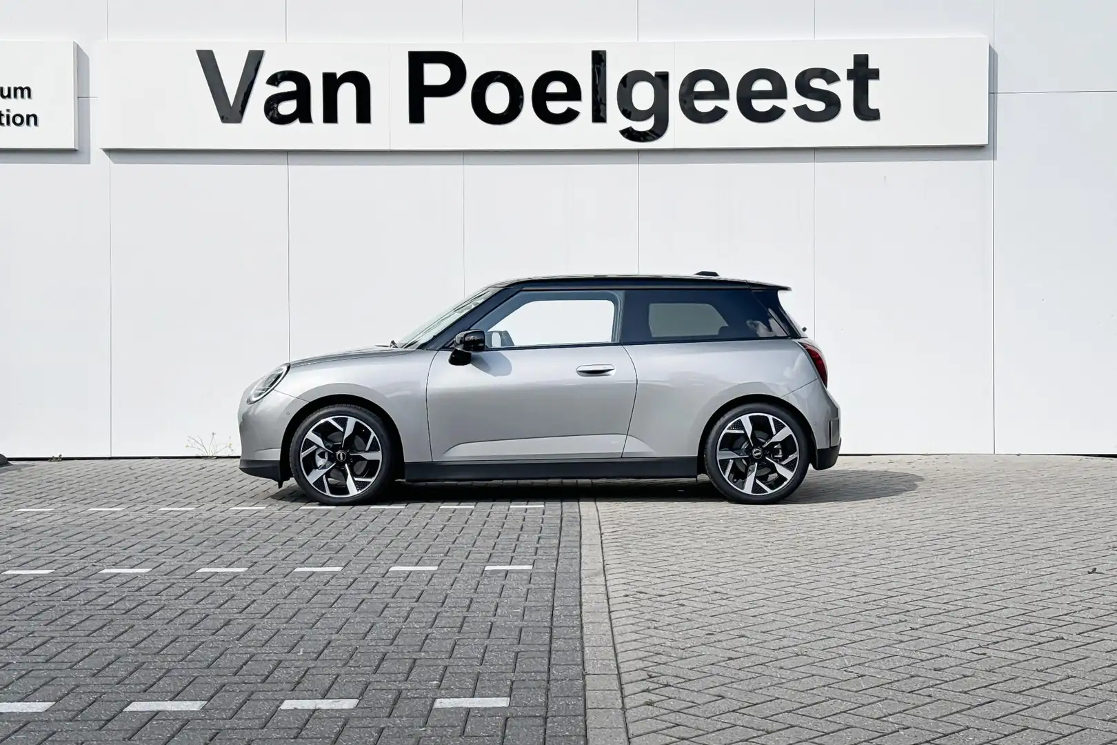 MINI Cooper SE 3-deurs Electric Cooper Favoured Pakket XL | Selec Grigio - 2