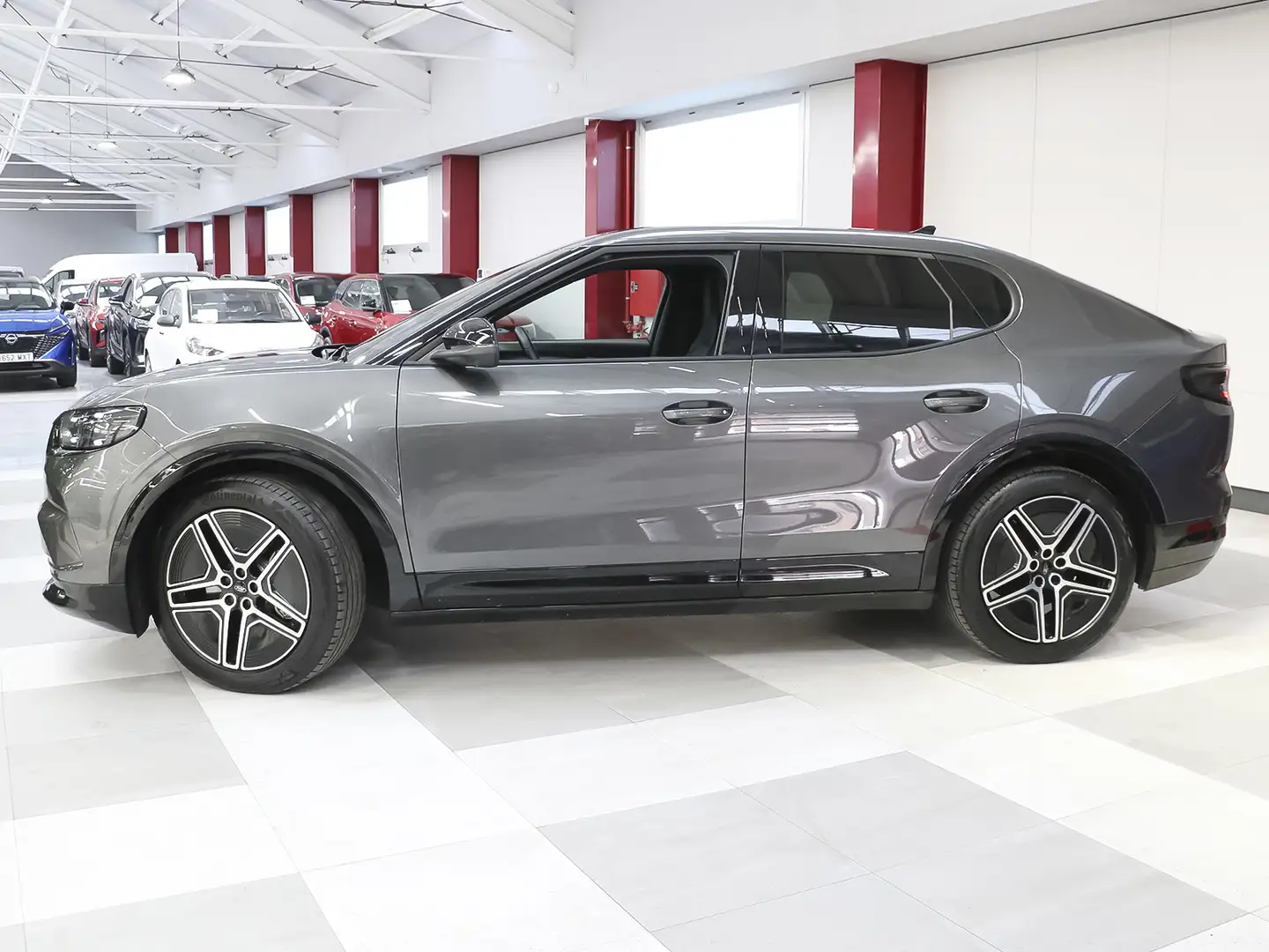 Ford Capri AWD Rango Extendido Premium79kWh Gris - 2