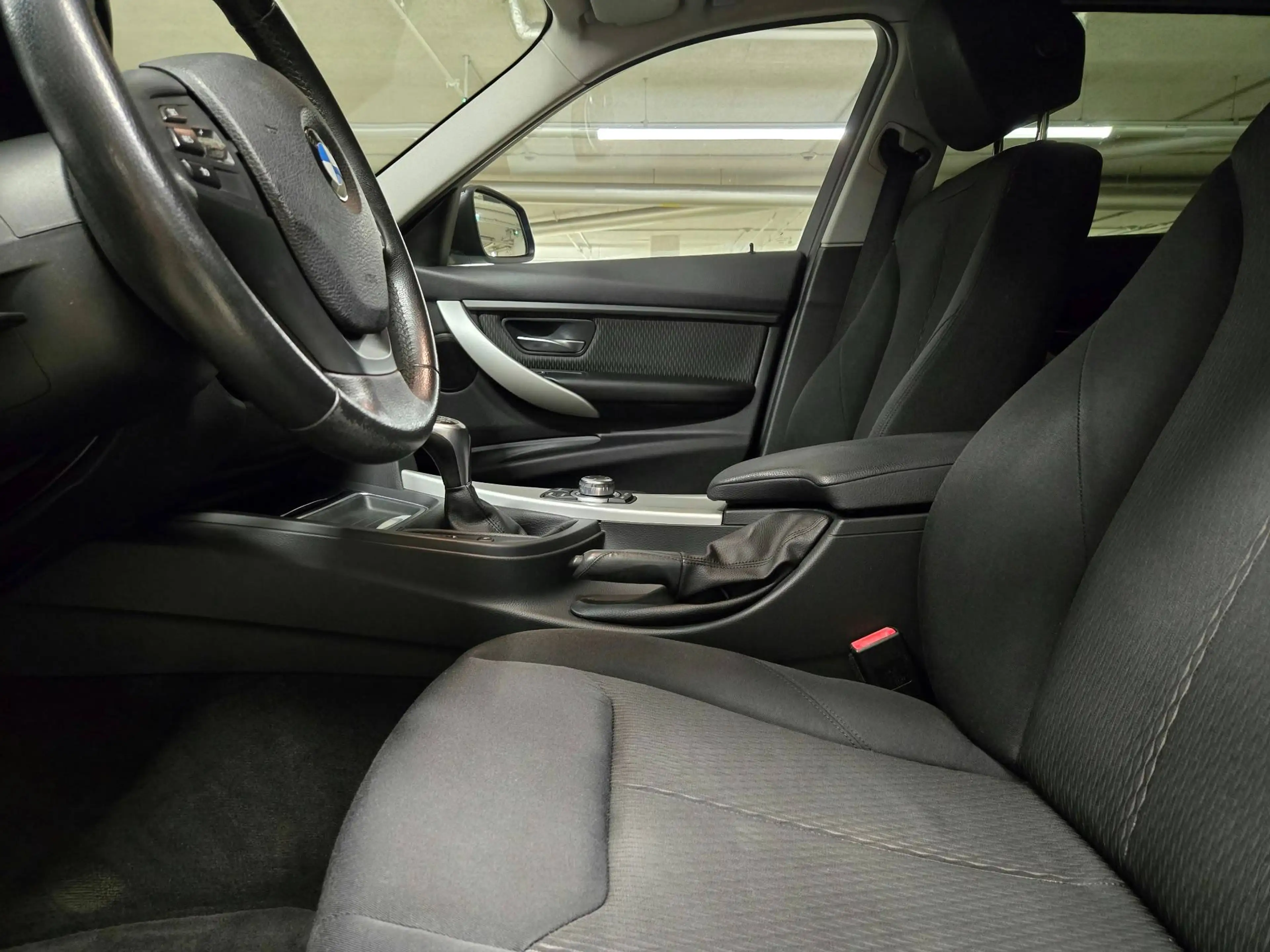 BMW 318 d * 2. BESITZ * NAVI * PDC * SHZ * ab € 99,- pro Monat * — photo 12